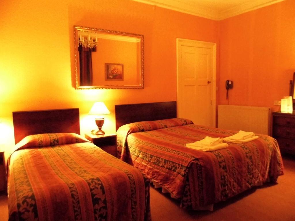 אדינבורו Averon Guest House מראה חיצוני תמונה
